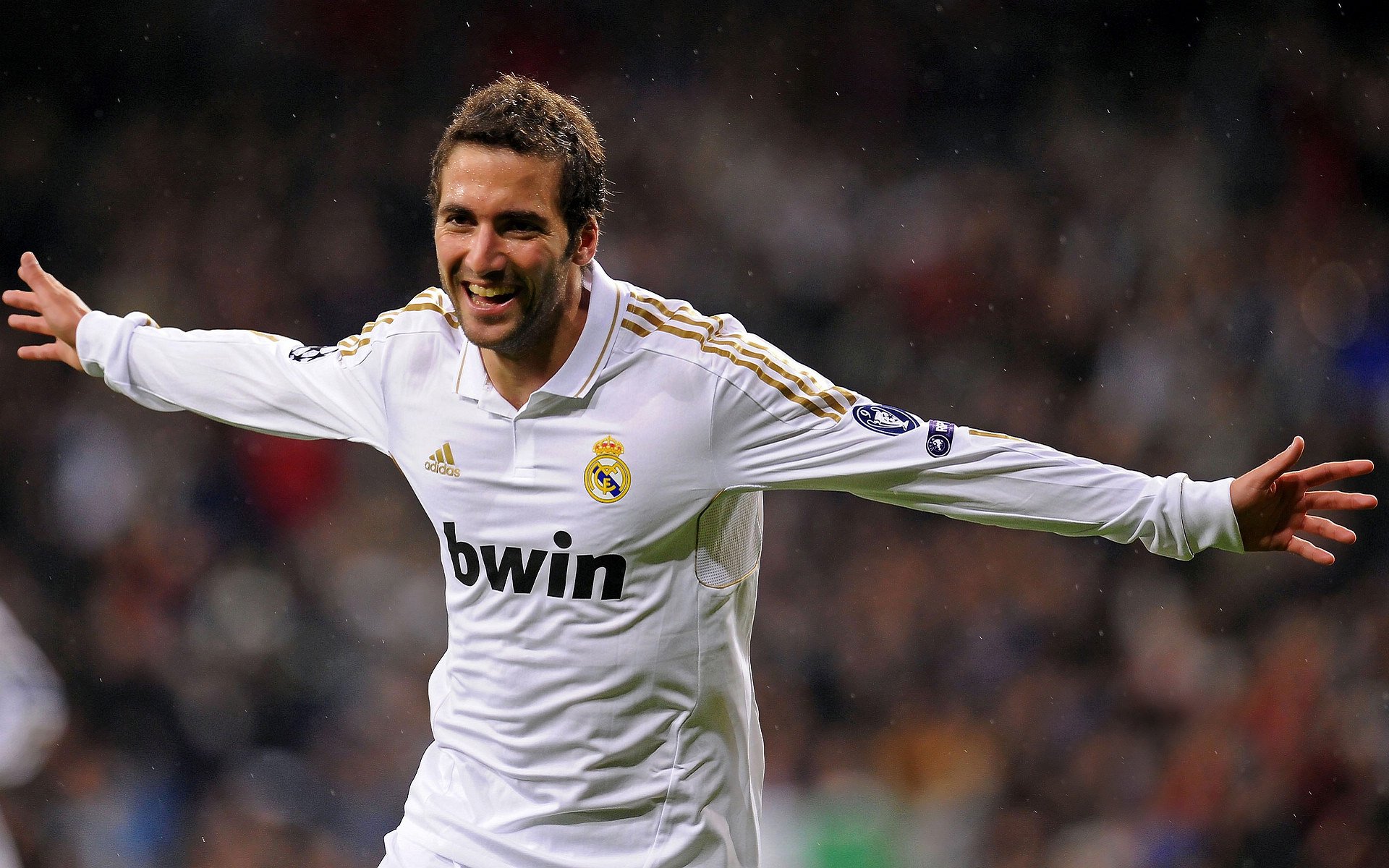 青训体系助力中国足球崛起，年轻球员闪耀职业赛场